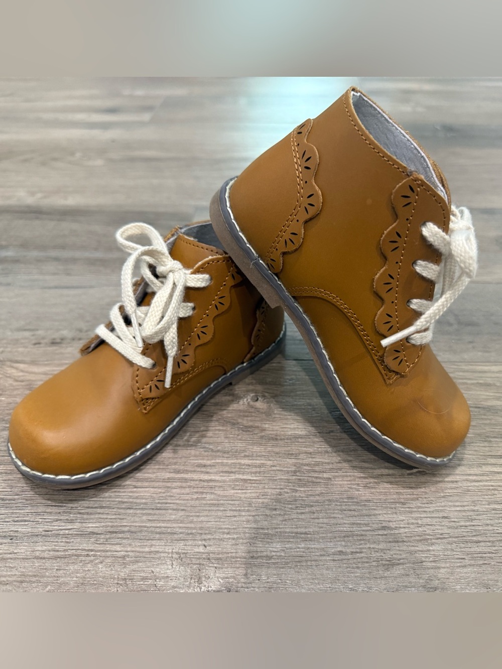 L'Amour Kids Scalloped Lace-Up Boots - Brown Size 9